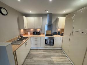 Central, Close to Theatre & Cruise Port, with free parking space!