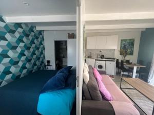 Maisons de vacances Maison avec jardin, jacuzzi et parking au soleil : photos des chambres