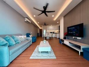 Armadale Galacity2R2B w Netflix, 6pax YPM52