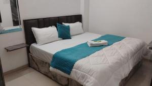 Chandrakala Residency Paying Guest House Near Kashi Vishwanath Temple and Ganga Ghats