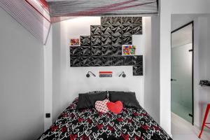 ARTROCK Experience - POP Loft Gallery - 24mq - Hermoupoli