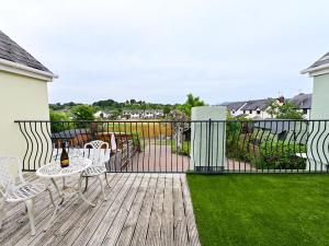Stylish 3-Bed in Historic Caerleon-GardenParking Pass The Keys