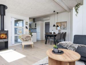 6 person holiday home in Lemvig