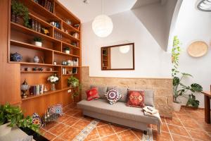 Central Top-Floor Apartment near Cathedral with Private Terrace - 3A
