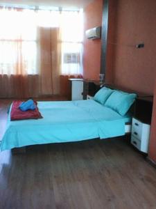 Erroll Flynn Apartment