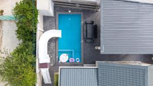 Pool Villa Pattaya 3BR Slide Karaoke