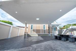 Pool Villa Pattaya 3BR Slide Karaoke