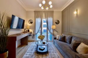 The White Tower Luxury Apartment 2BR One Bathroom and Guest WC by Thesskey Residences