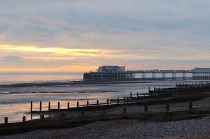 Central Worthing, seafront ,balcony flat