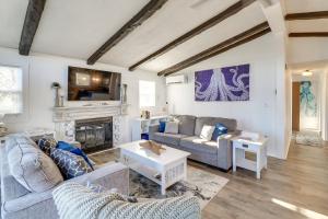 Beach Plum Manor with Stargazing Dome Home Across From Beach