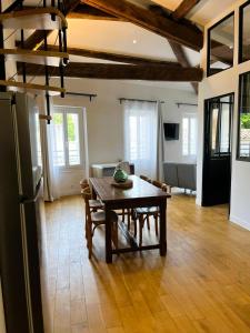 Duplex de charme intramuros climatisé - 3-star hotels in Avignon