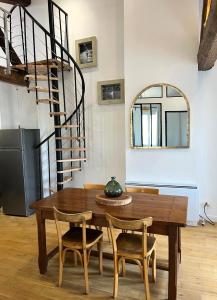 Duplex de charme intramuros climatisé