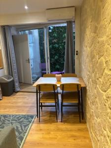 Appartements 1 bedroom APT - heart of Old Antibes : photos des chambres