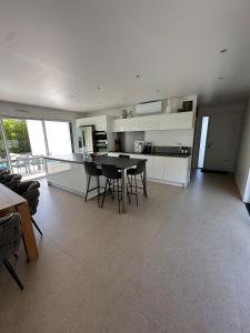 Maisons de vacances Maison 4 chambres piscine : photos des chambres