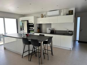 Maisons de vacances Maison 4 chambres piscine : photos des chambres