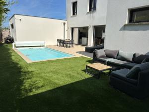 Maisons de vacances Maison 4 chambres piscine : photos des chambres