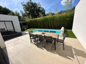 Maisons de vacances Maison 4 chambres piscine : photos des chambres