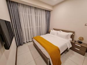 Luxury 2BR with Skyline Views Skynest Residences