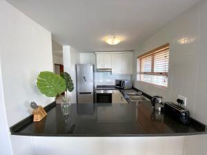 13 Glitter Bay - Seaviews & Beach access - Umhlanga 3BR
