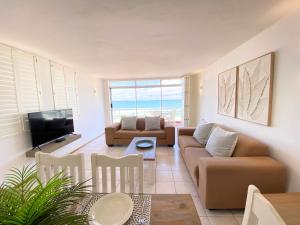 13 Glitter Bay - Seaviews & Beach access - Umhlanga 3BR