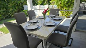 Villa in Sunset Crest, Holetown