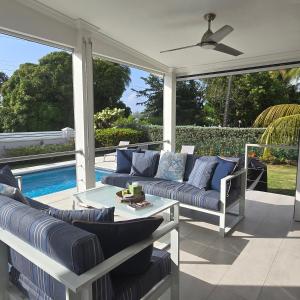 Villa in Sunset Crest, Holetown