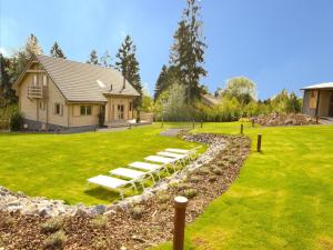 Peaceful Septon chalet spa