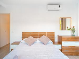 Comfort Steps from the Sea