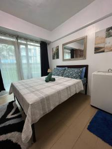 Marvinns by LVH - 150 Newport Boulevard