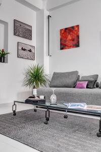 ARTROCK Experience - Olympia Loft Gallery - 64mq - Hermoupoli