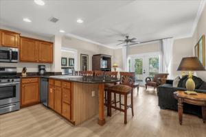 3 Bedrooms 2 Bathrooms Re7697-101Hc