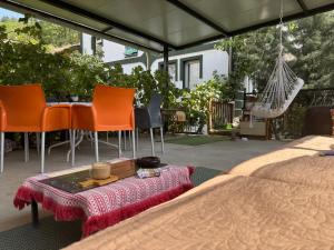 Private Room & Terrace