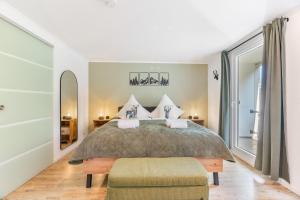 H5 303, Kingsize Bett, Netflix, Balkon, Pool