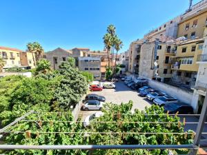 Appartamento 2 balconi-centro