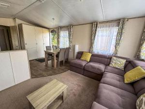 Lovely Caravan At Azure Seas Nearby The Beautiful Beach Ref 32038Az
