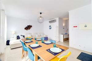 Amazing Home with Balcony & Barbecue