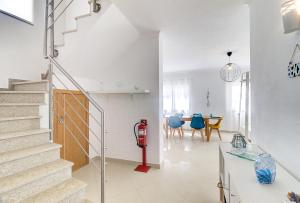 Amazing Home with Balcony & Barbecue