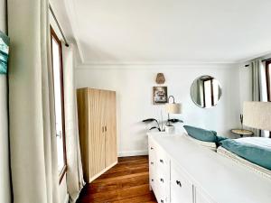 Unique View of Sacre Coeur!