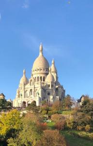 Unique View of Sacre Coeur!