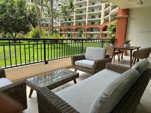 One Bed 2 Bath, at Playa Royale Condo 3102, Free WIFI