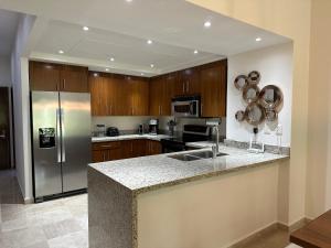 One Bed 2 Bath, at Playa Royale Condo 3102, Free WIFI