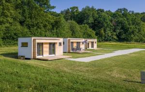 Stunning Stacaravan In Hannersdorf