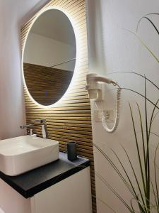 Neva Apartments & Rooms