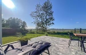 Cozy Home In Mscice With House Sea View