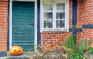 Three-Bedroom Holiday Home Brösarp With A Fireplace 05