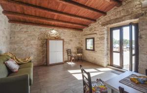Stunning Home In Chiaramonte Gulfi