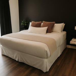 Moody Modern Dunes Hot Tub Beach and Trails