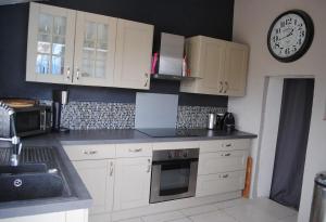 Villas Beautiful Provencal villa : photos des chambres