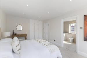 Luxury 4 Bedroom House Near Hyde Park