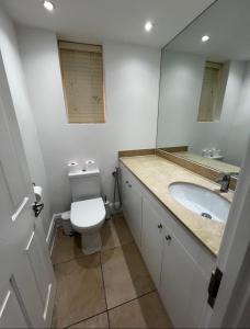 Luxury 4 Bedroom House Near Hyde Park